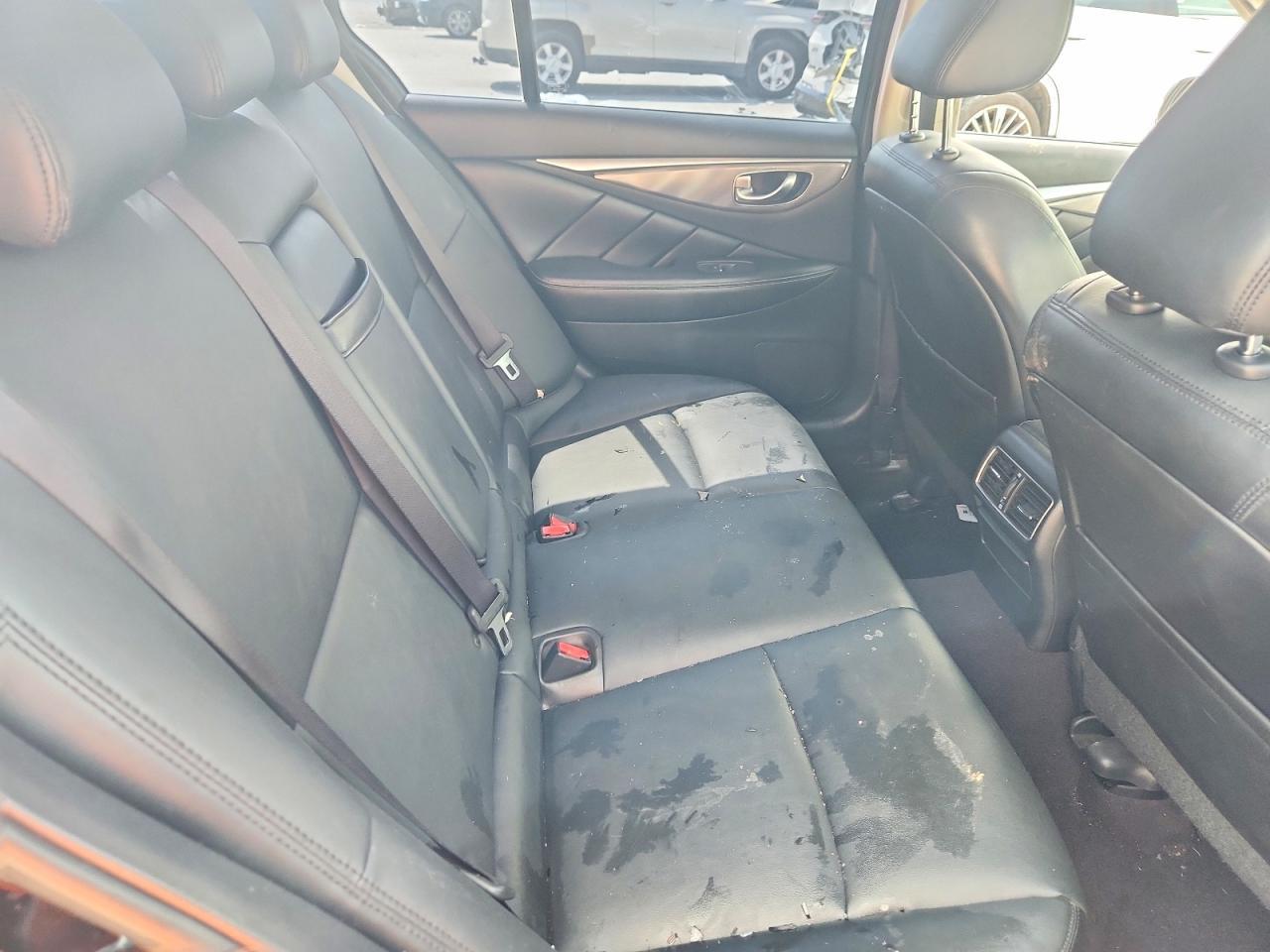 2015 INFINITI Q50