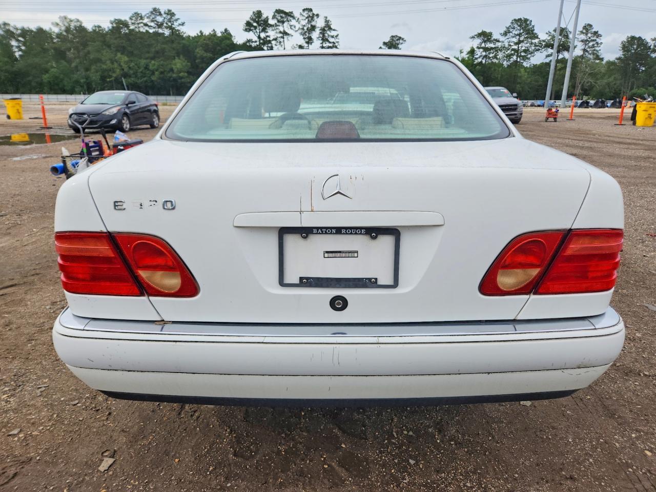 1996 MERCEDES-BENZ E-Class