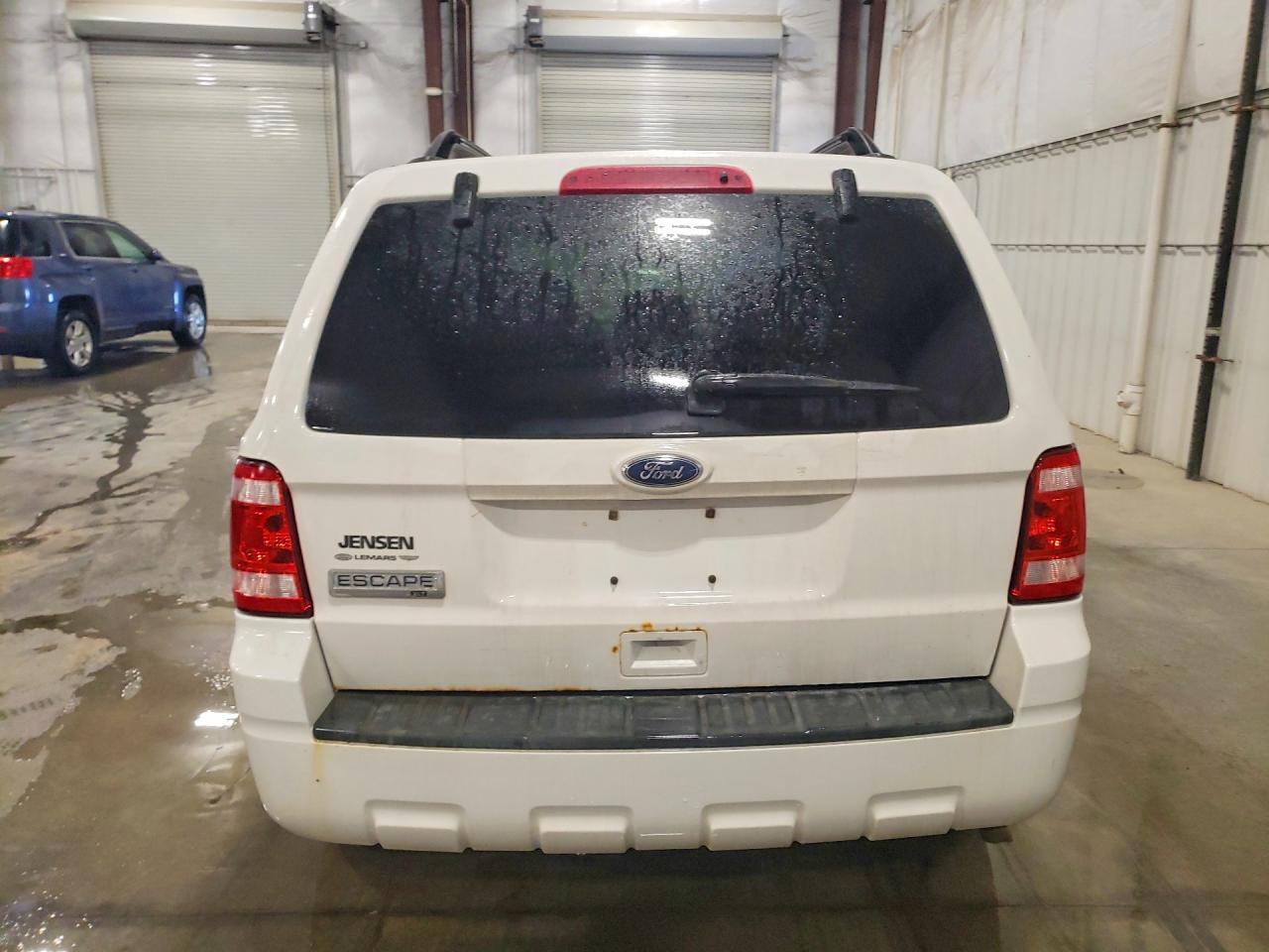 2010 FORD ESCAPE