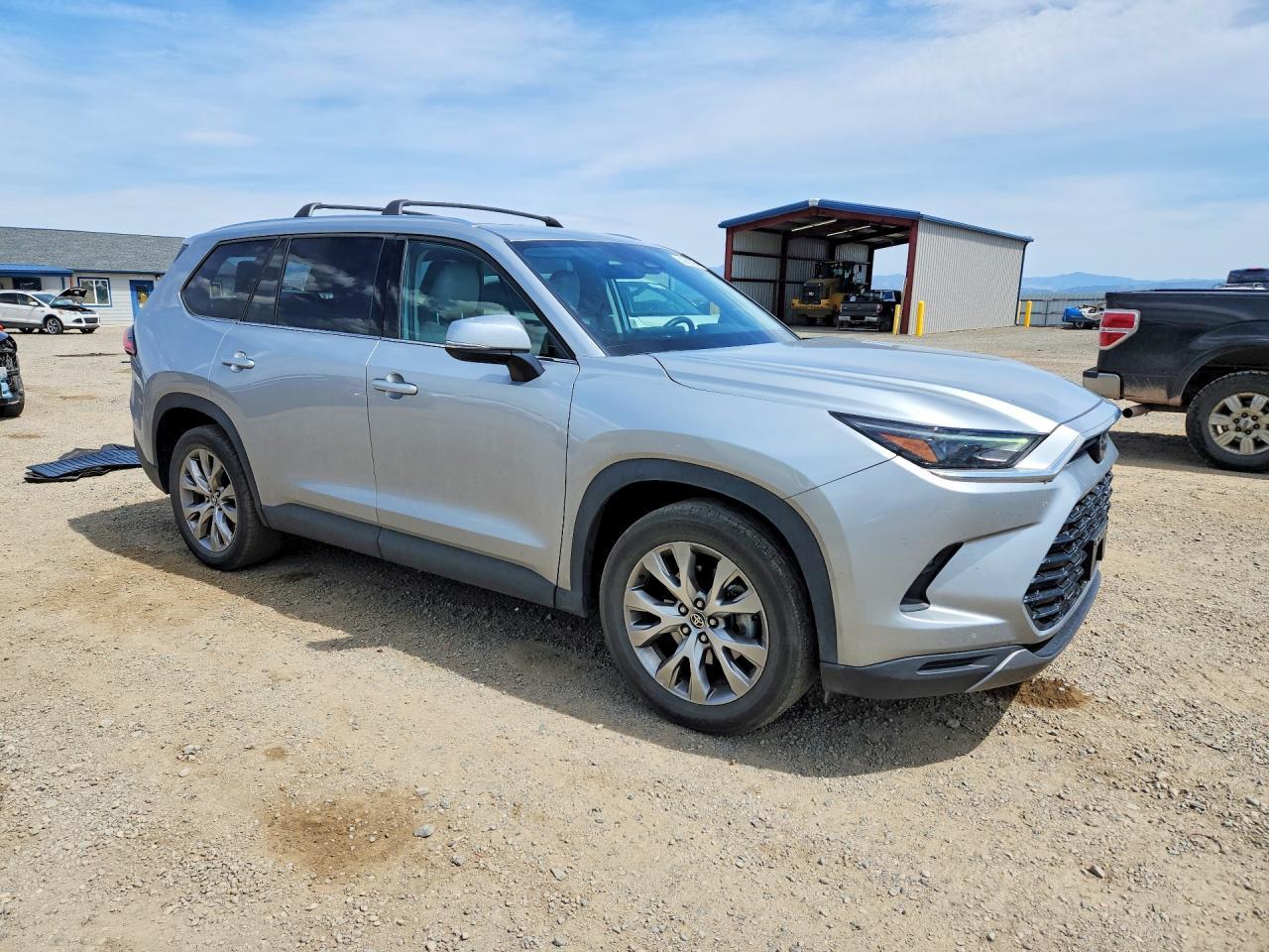 2024 TOYOTA HIGHLANDER