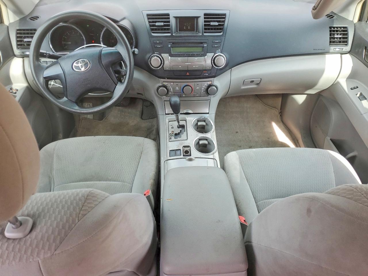2010 TOYOTA HIGHLANDER