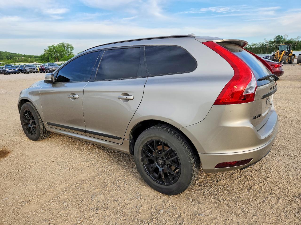 2016 VOLVO XC60