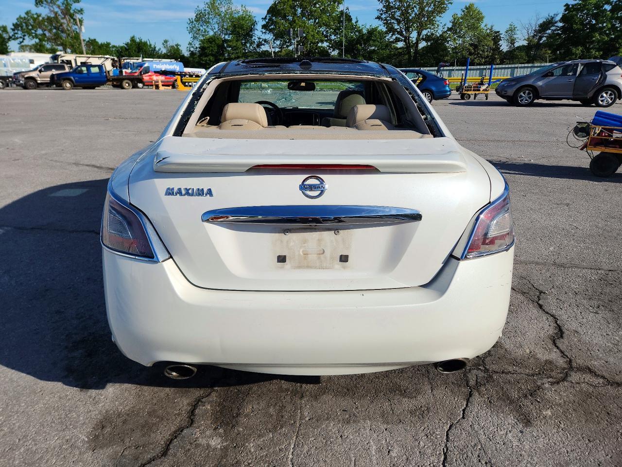 2014 NISSAN Maxima