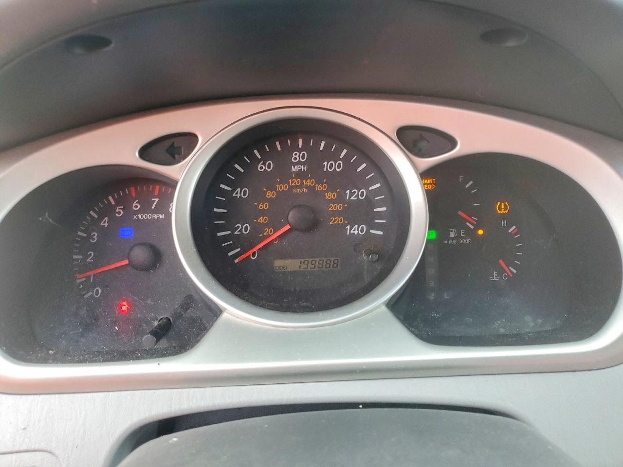2004 TOYOTA HIGHLANDER