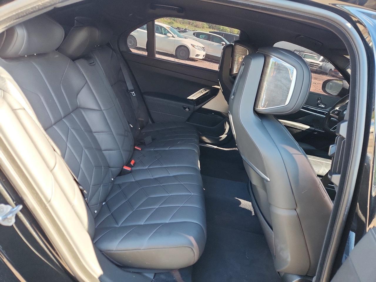 2025 BMW i7