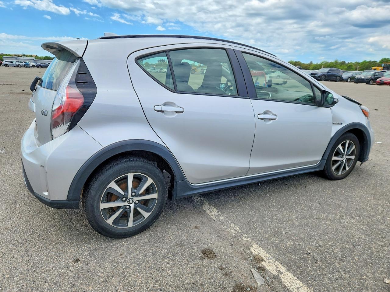 2018 TOYOTA Prius c