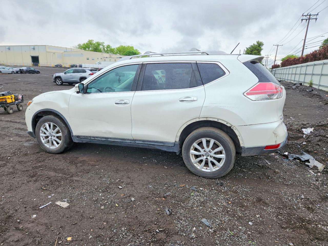 2016 NISSAN ROGUE