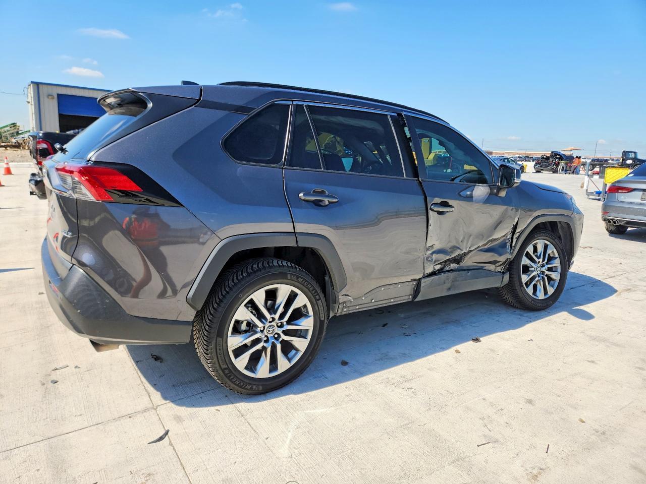 2019 TOYOTA RAV4