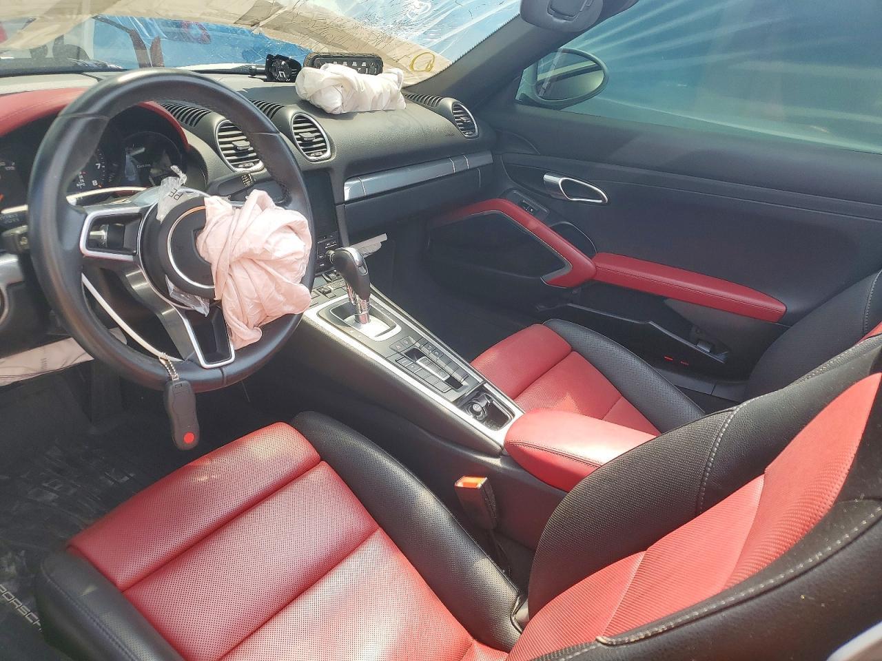 2017 PORSCHE Boxster