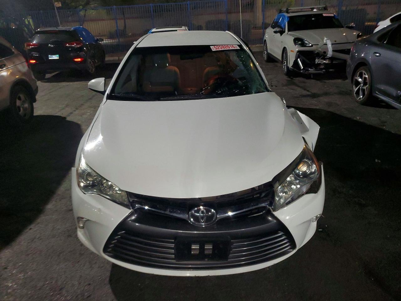 2016 TOYOTA CAMRY