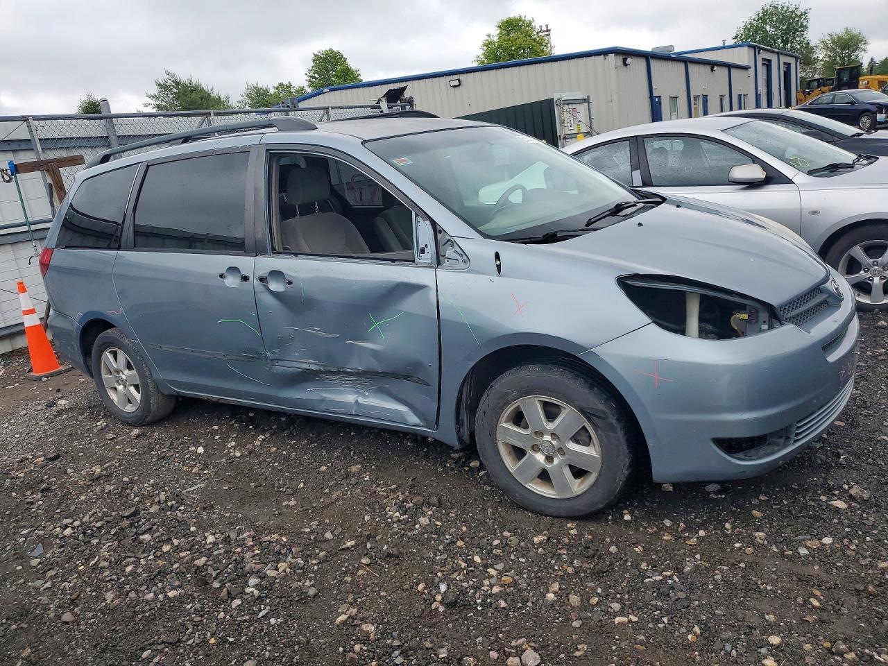 2004 TOYOTA SIENNA