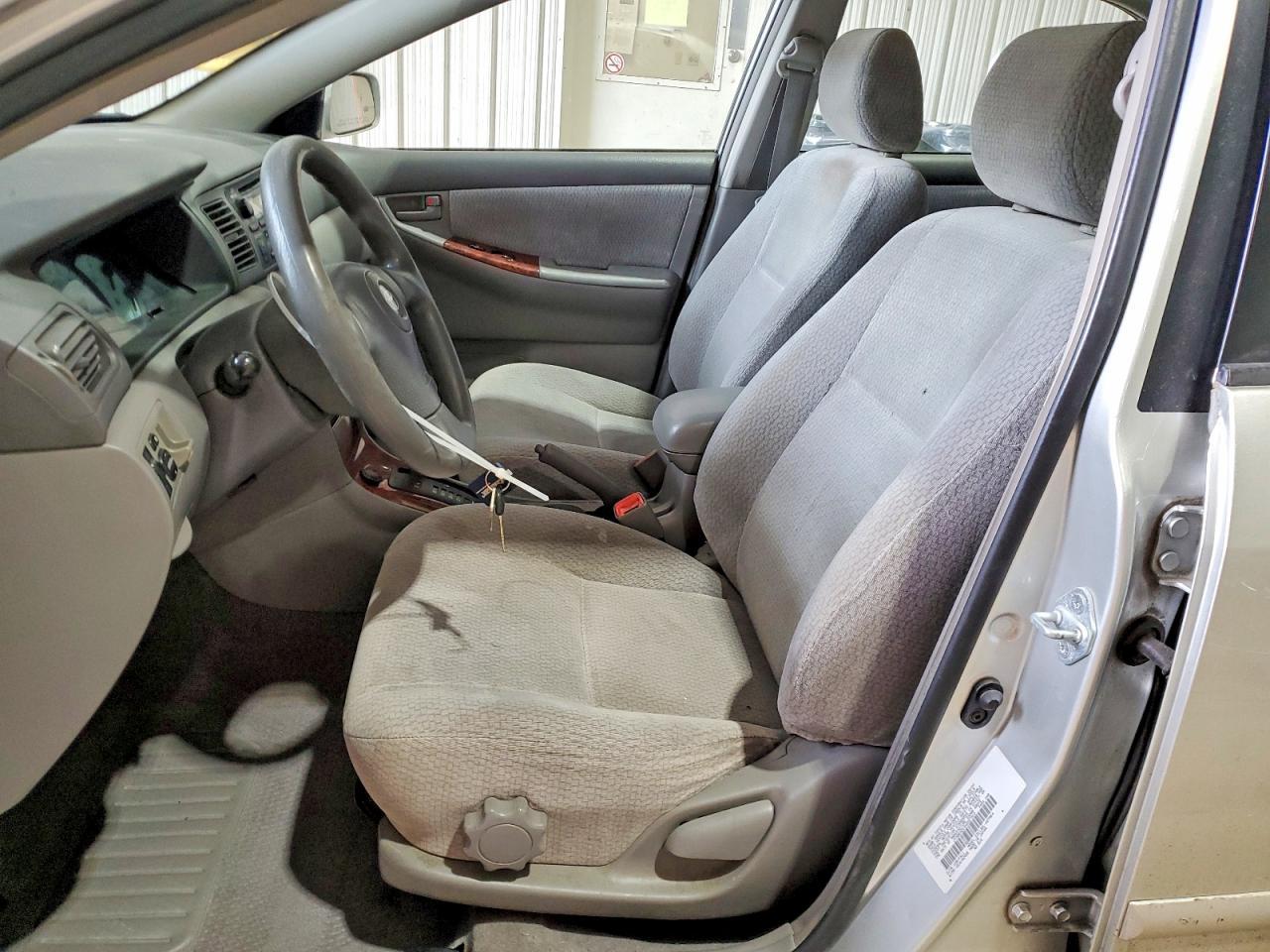 2004 TOYOTA COROLLA