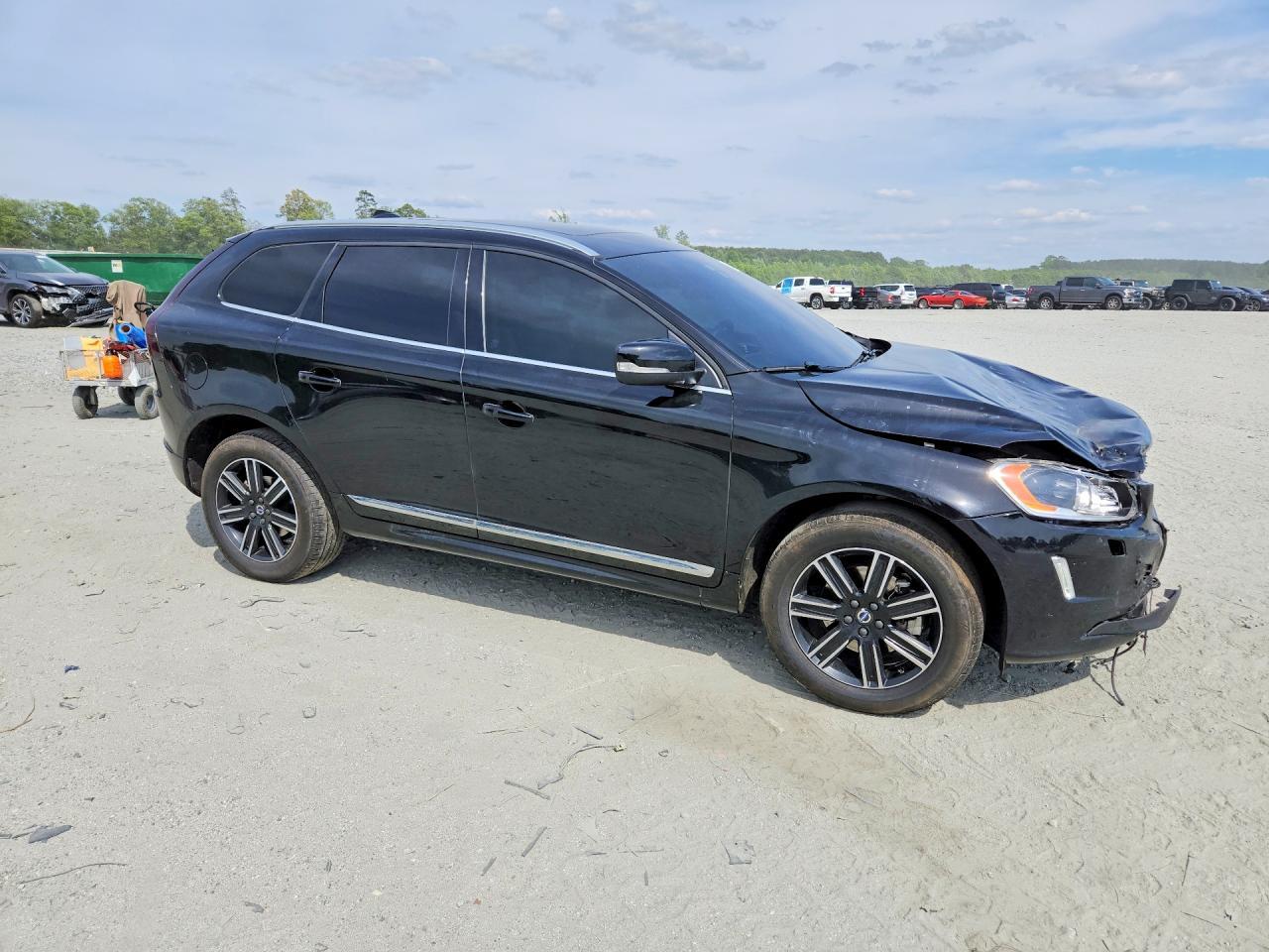 2017 VOLVO XC60