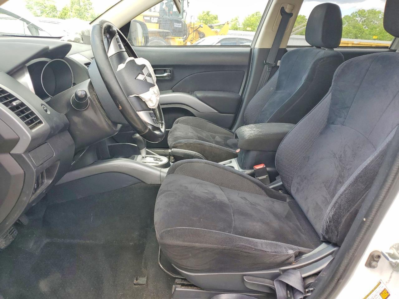 2013 MITSUBISHI outlander