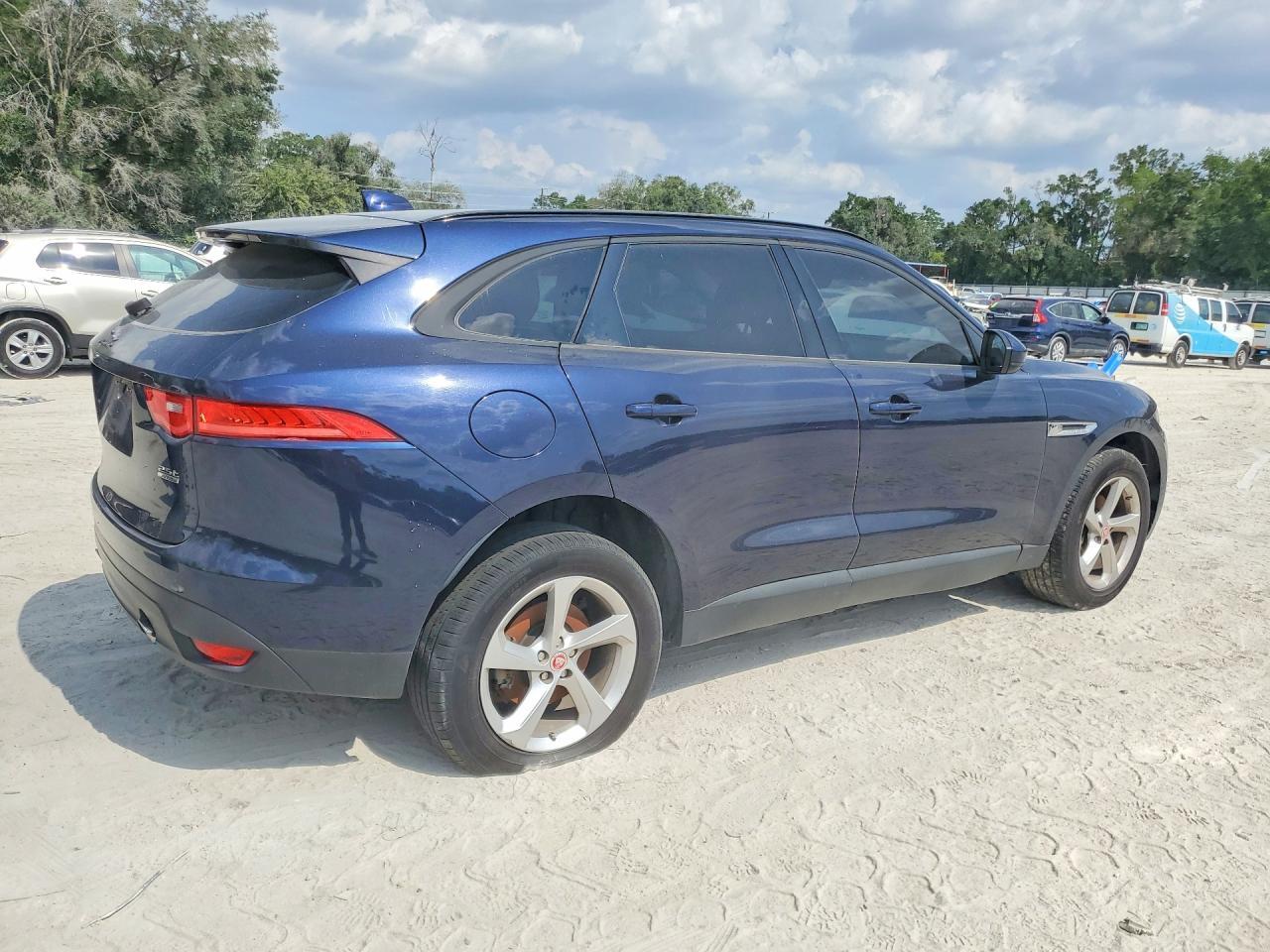 2018 JAGUAR F-Pace