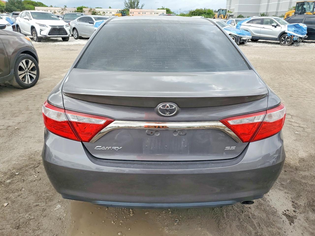 2016 TOYOTA CAMRY