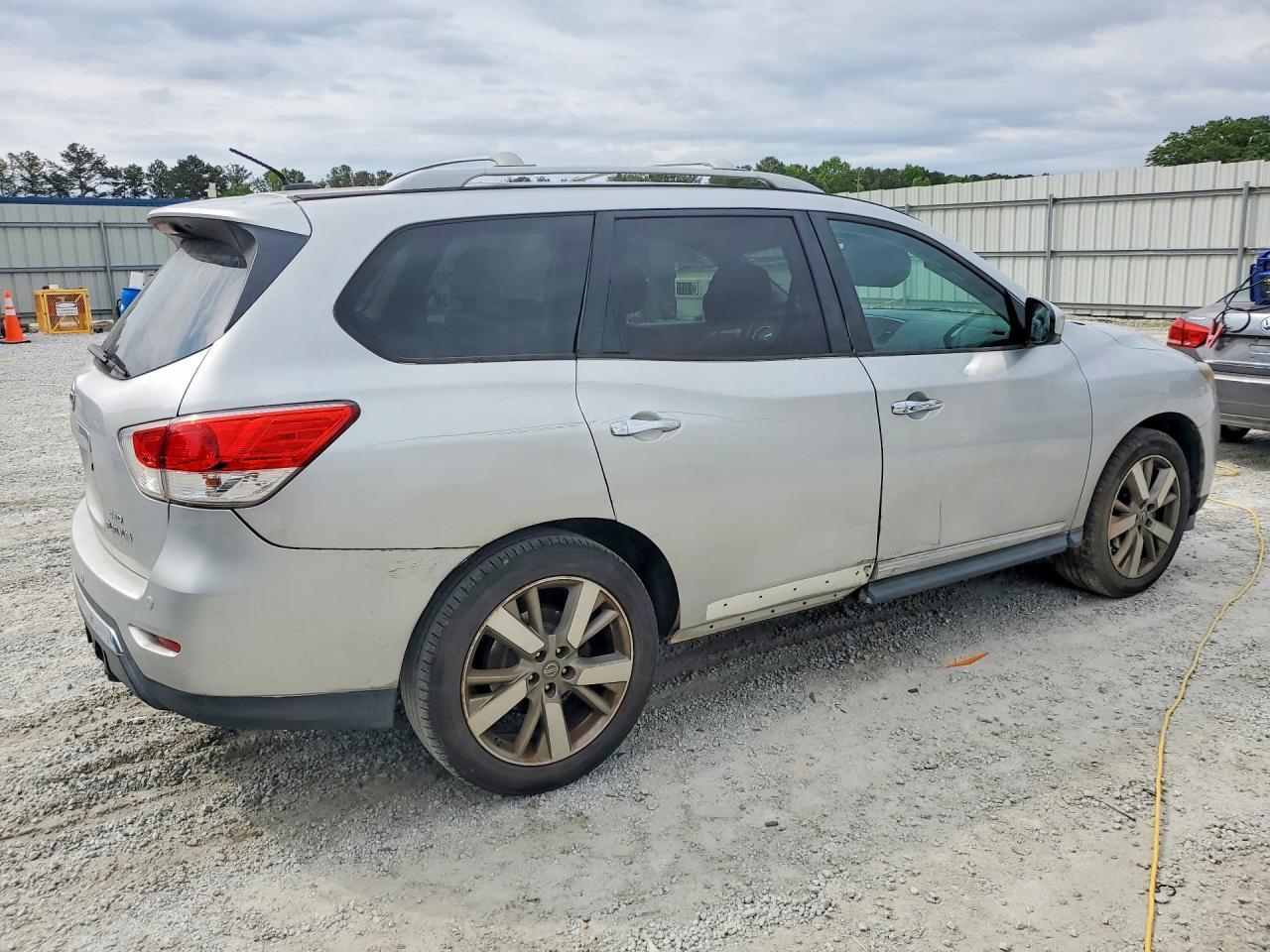 2013 NISSAN PATHFINDER