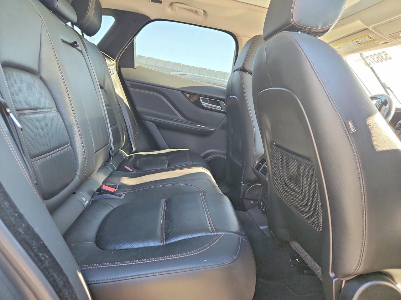 2017 JAGUAR F-Pace