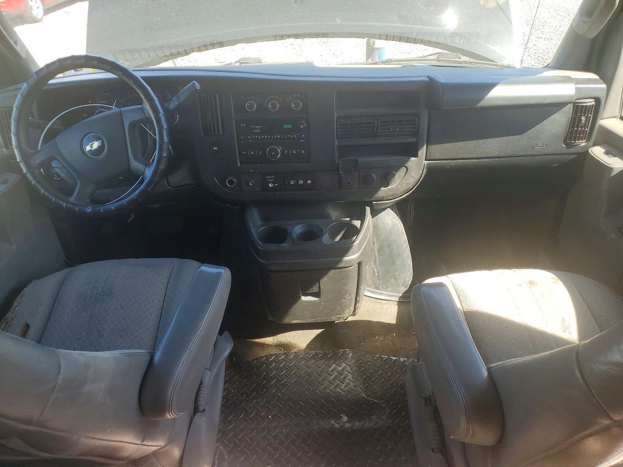2017 CHEVROLET Express 3500