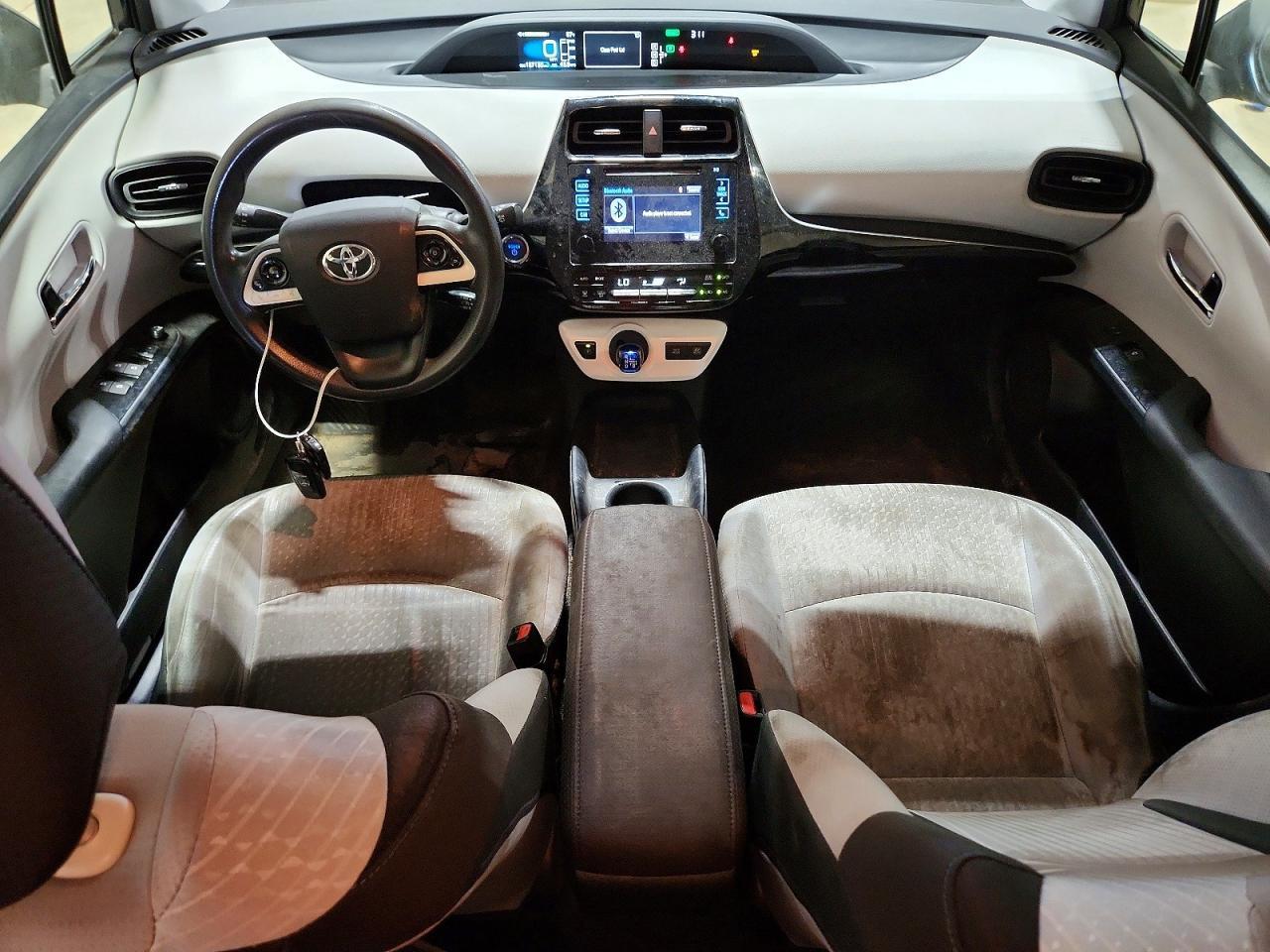 2016 TOYOTA PRIUS