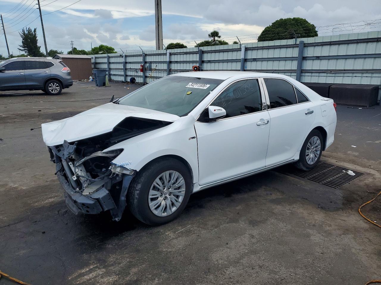 2014 TOYOTA CAMRY