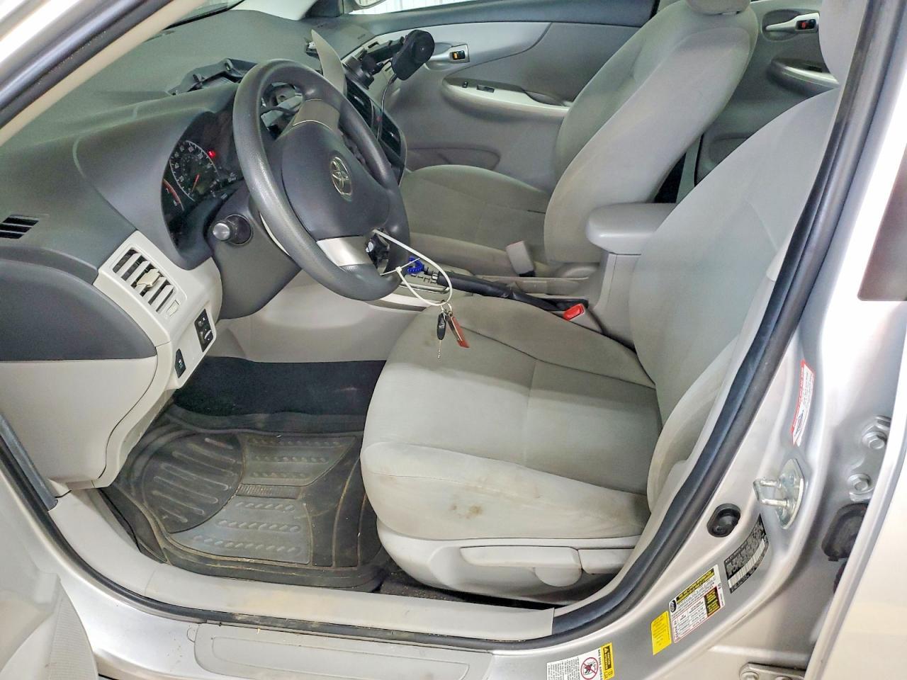 2011 TOYOTA COROLLA