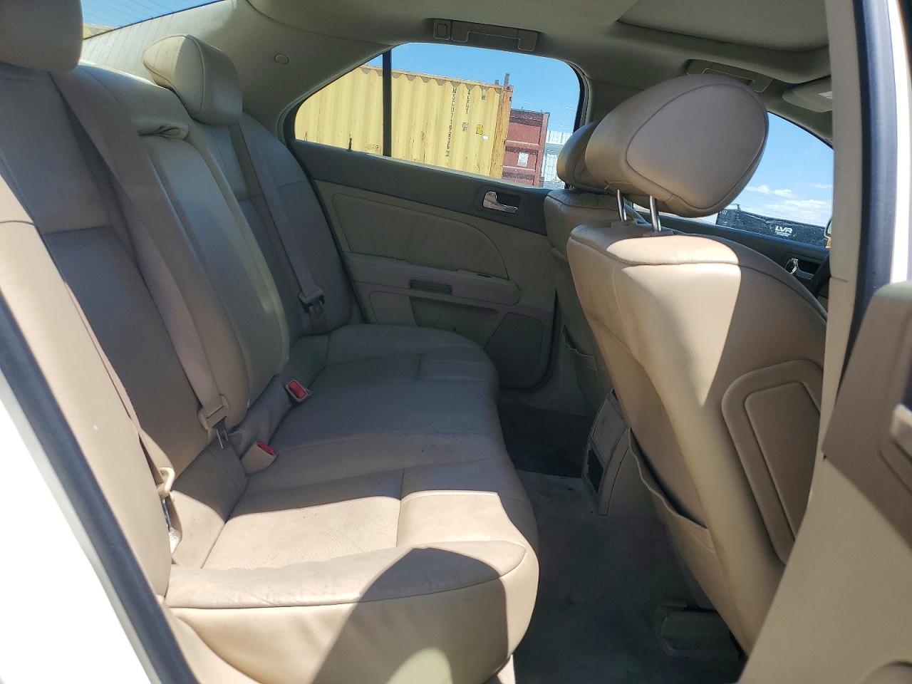 2005 CADILLAC STS