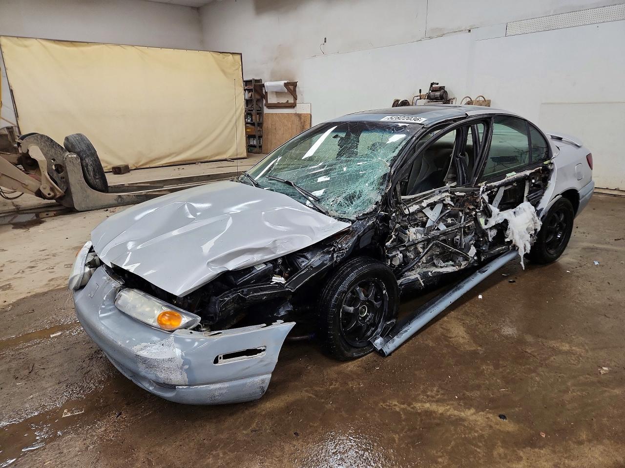 2002 SATURN Sl2
