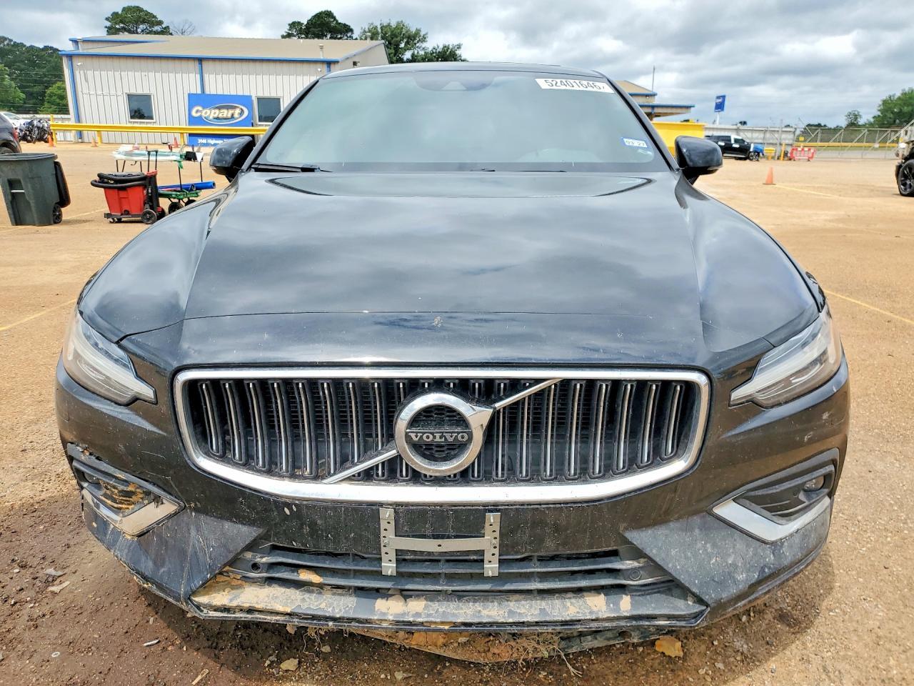2022 VOLVO S60