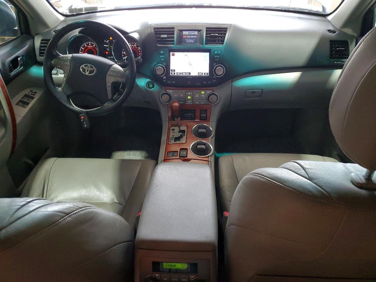 2010 TOYOTA HIGHLANDER