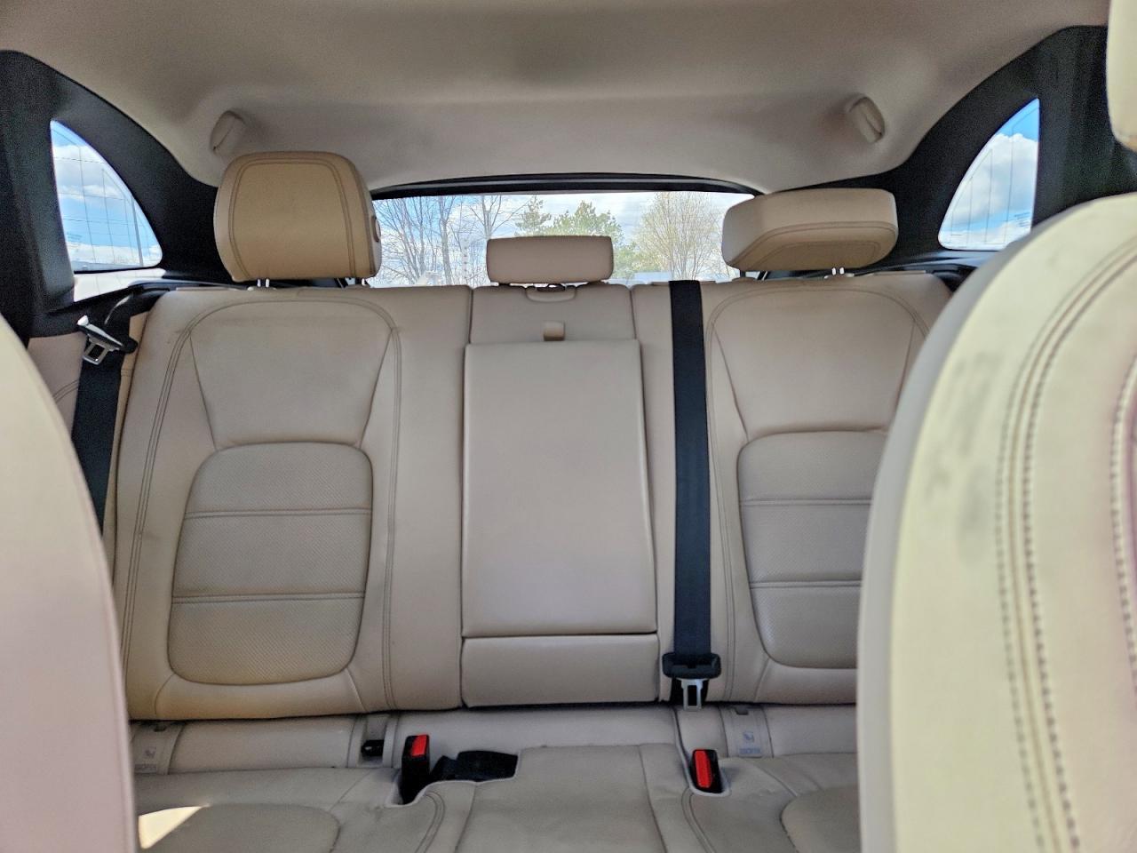 2018 JAGUAR F-Pace