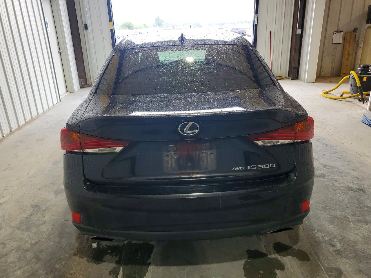 2017 LEXUS IS 300