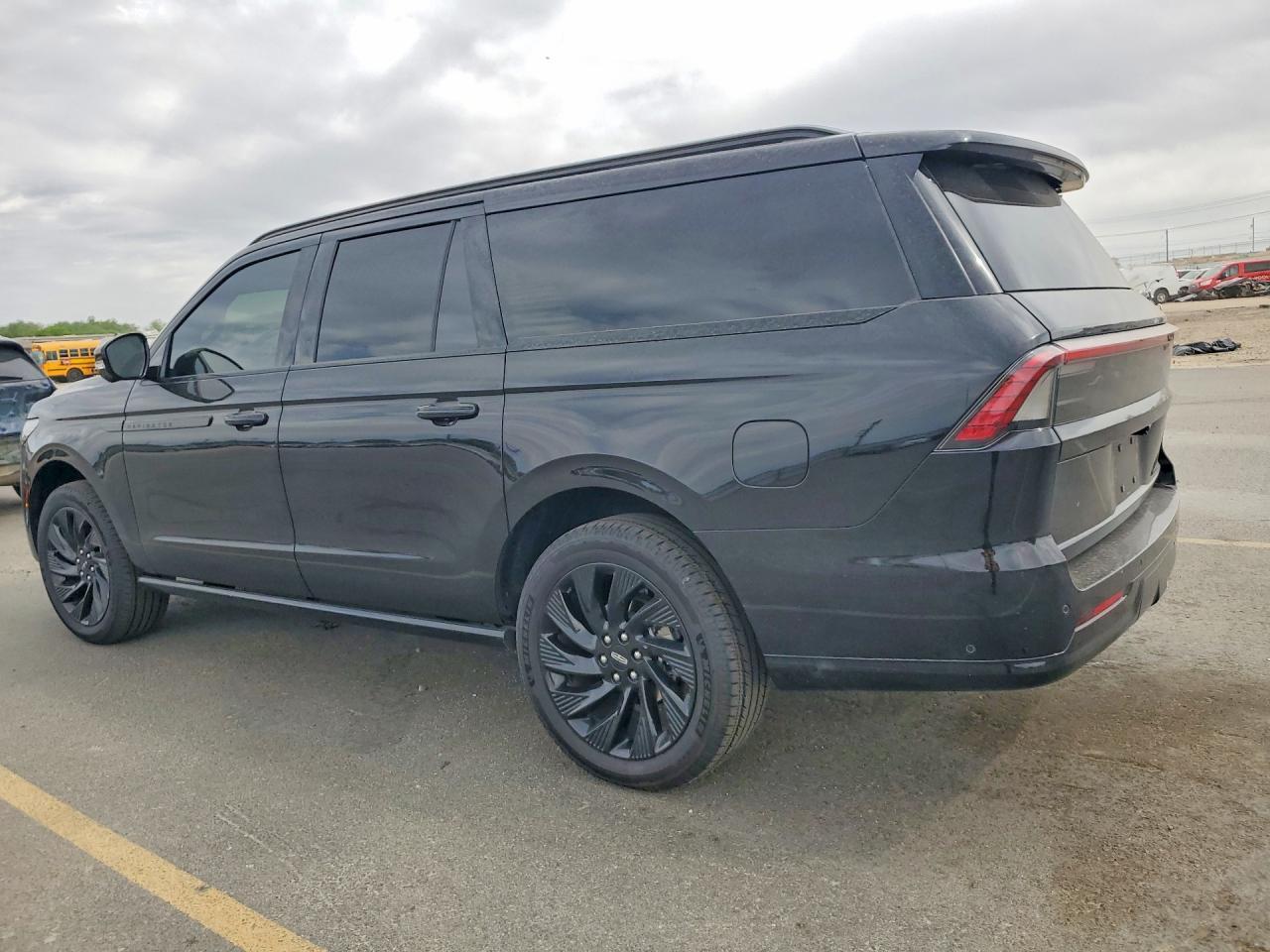 2025 LINCOLN Navigator