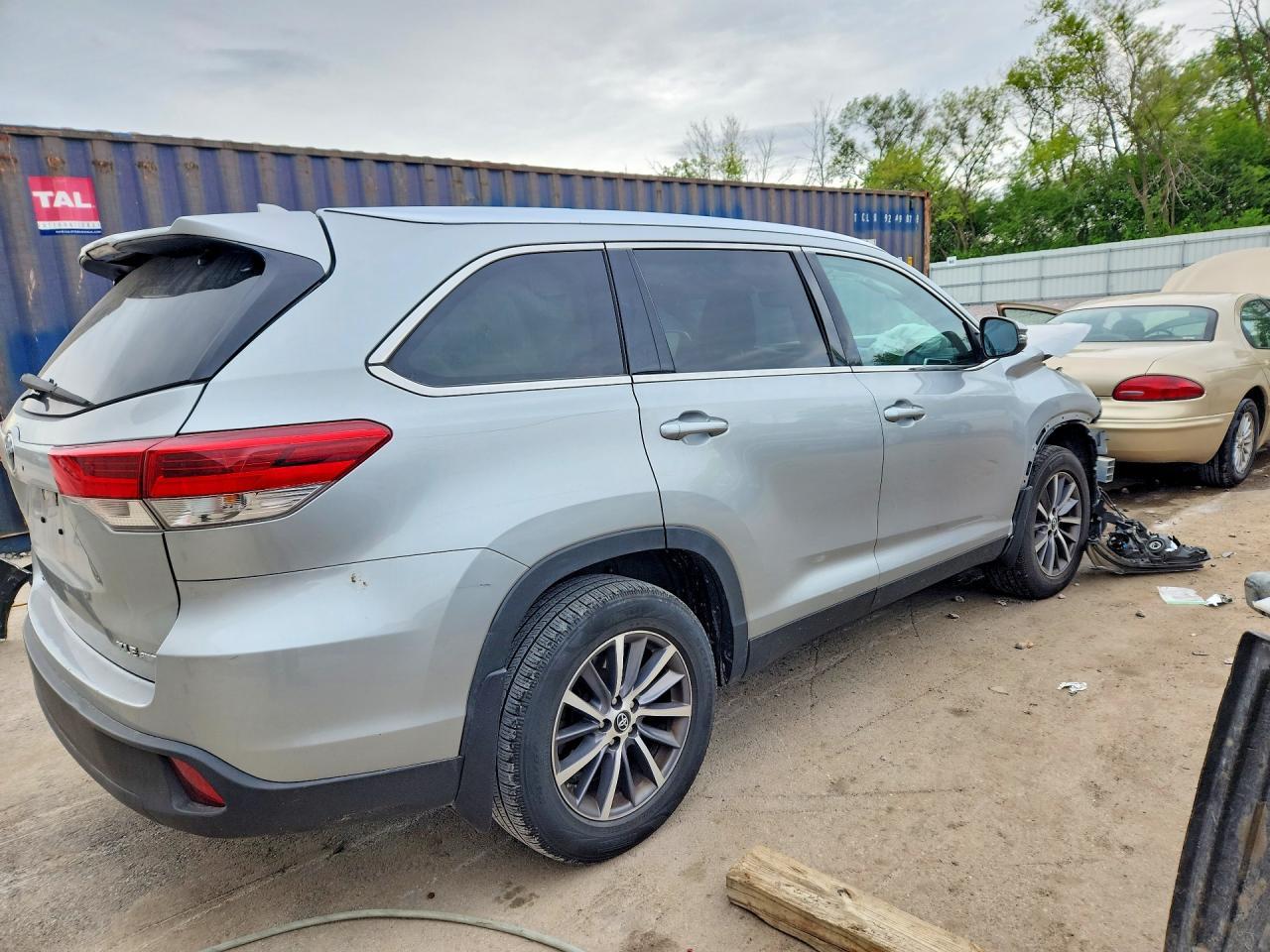 2019 TOYOTA HIGHLANDER