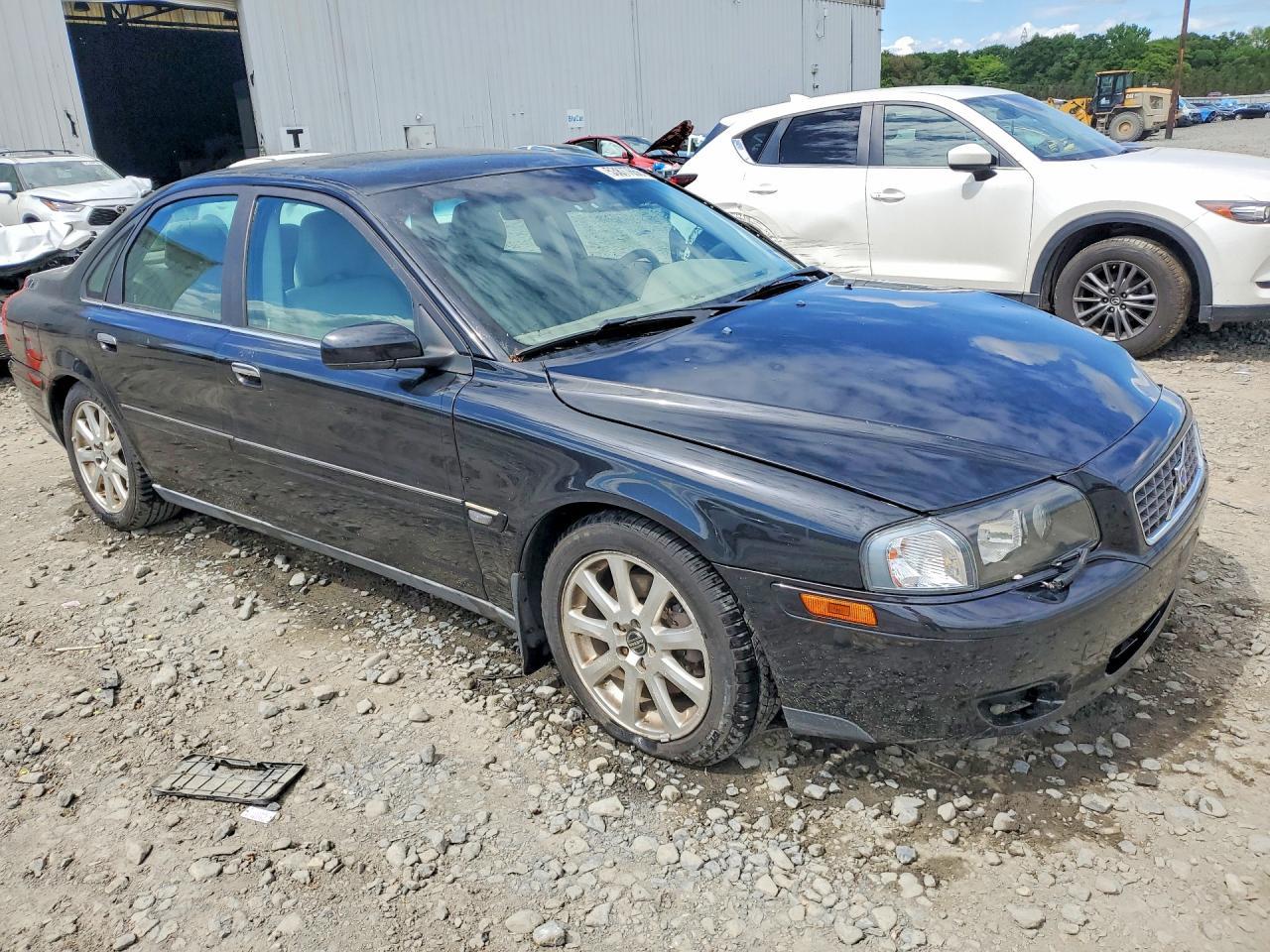 2004 VOLVO S80