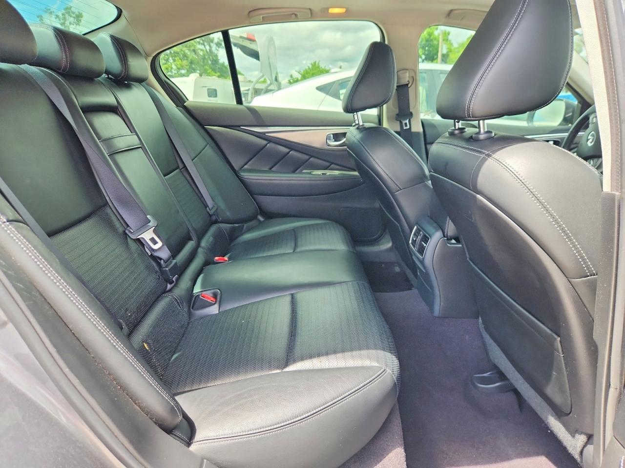 2016 INFINITI Q50