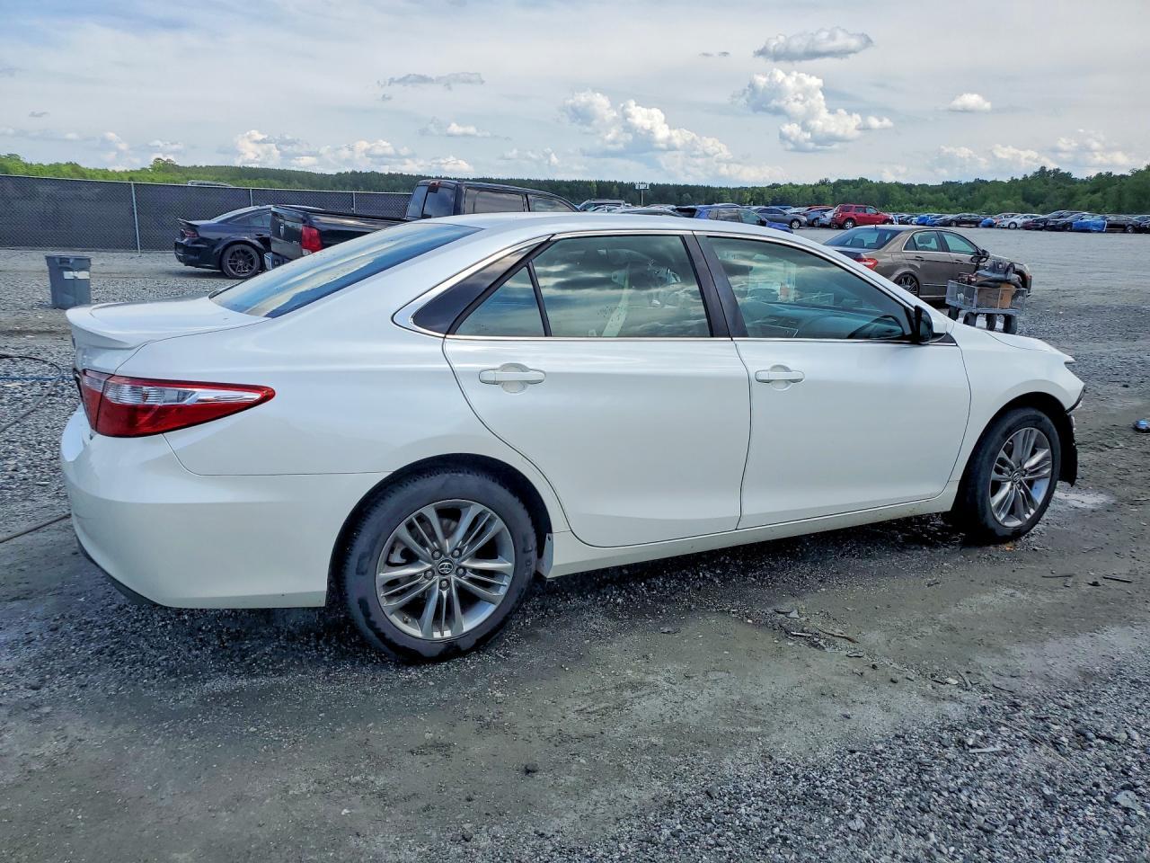 2016 TOYOTA CAMRY