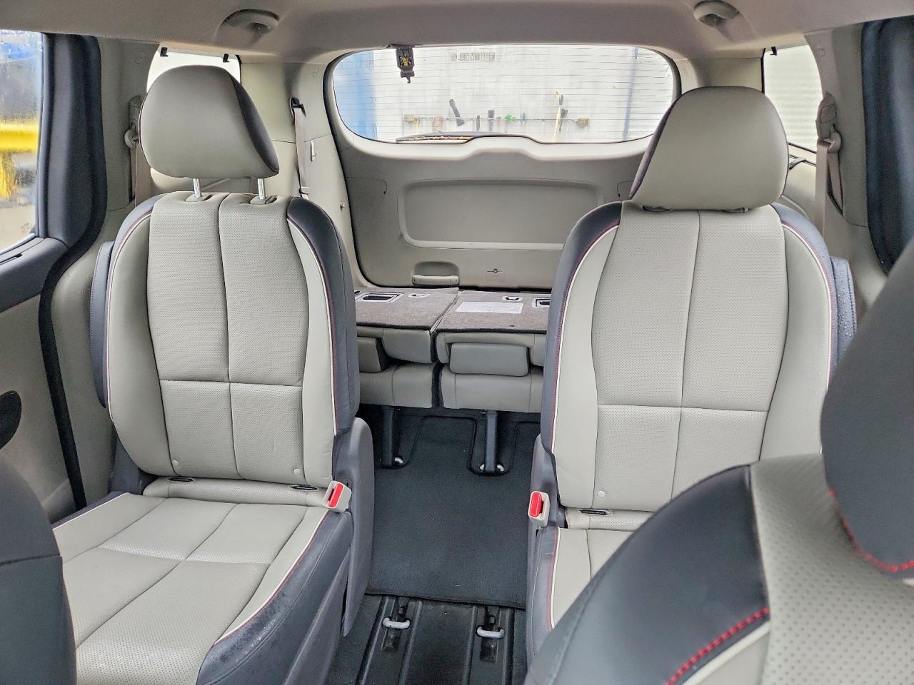 2015 KIA SEDONA