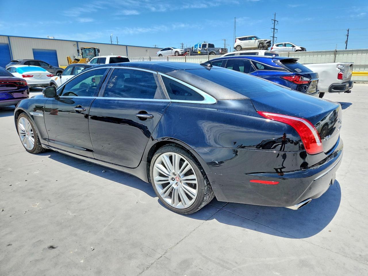 2015 JAGUAR Xj-Series