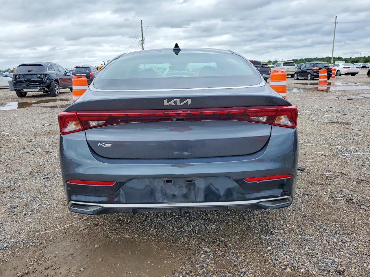 2022 KIA K5