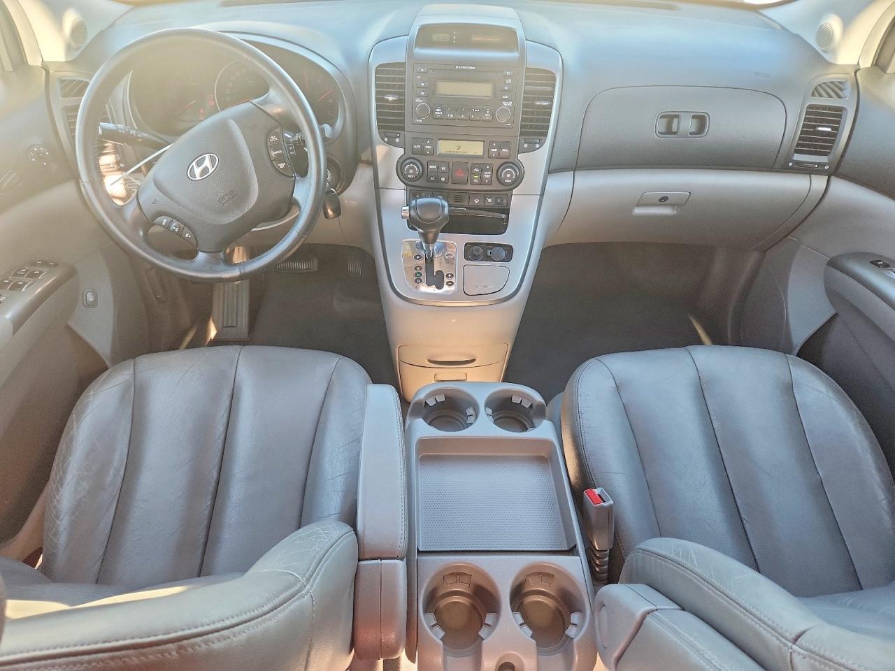 2007 HYUNDAI Entourage