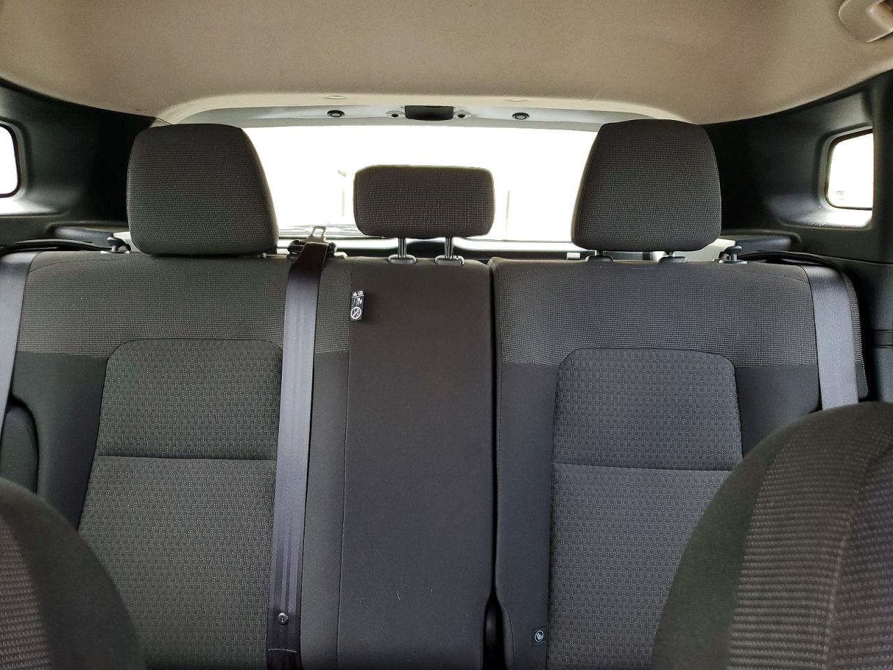 2025 NISSAN KICKS