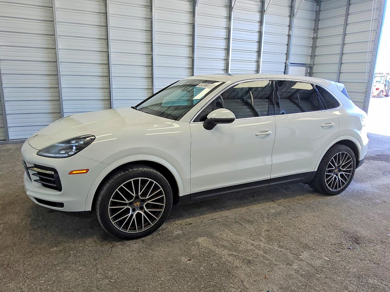 2019 PORSCHE CAYENNE