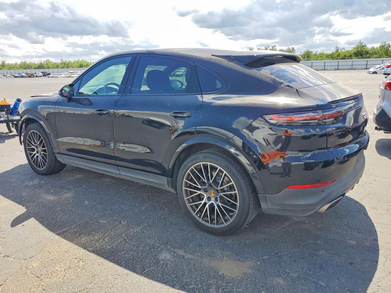 2021 PORSCHE CAYENNE