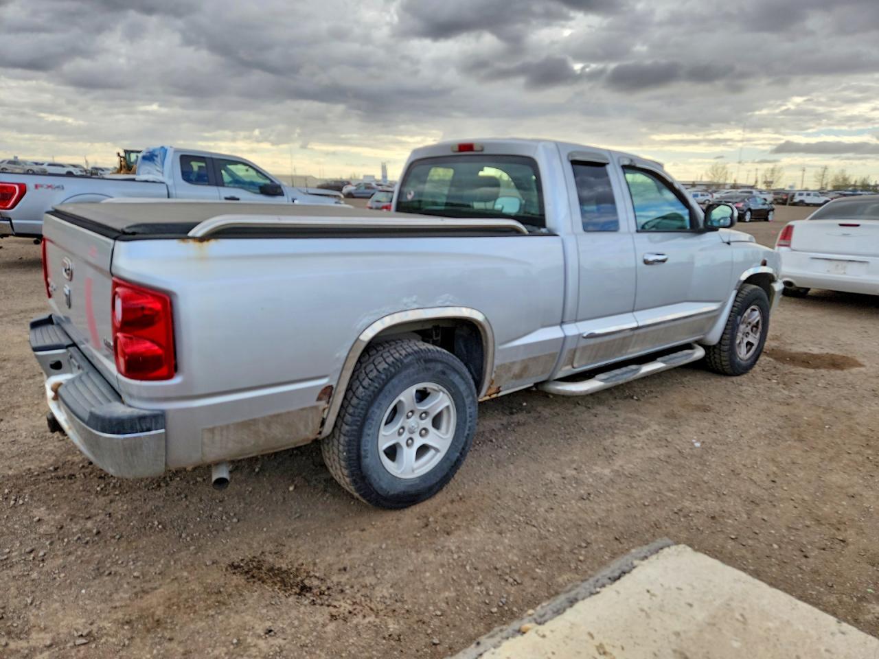 2006 DODGE Dakota