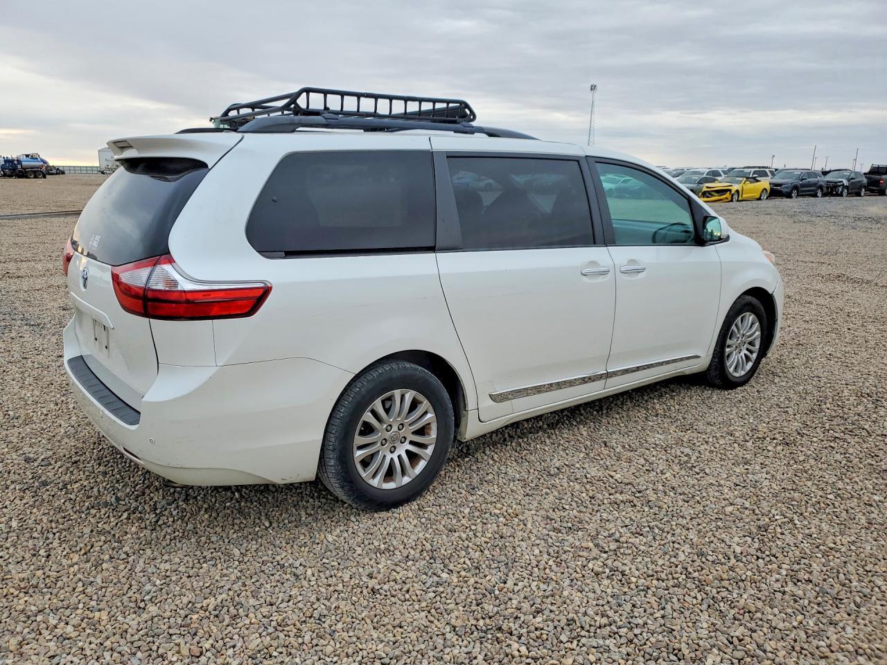 2015 TOYOTA SIENNA