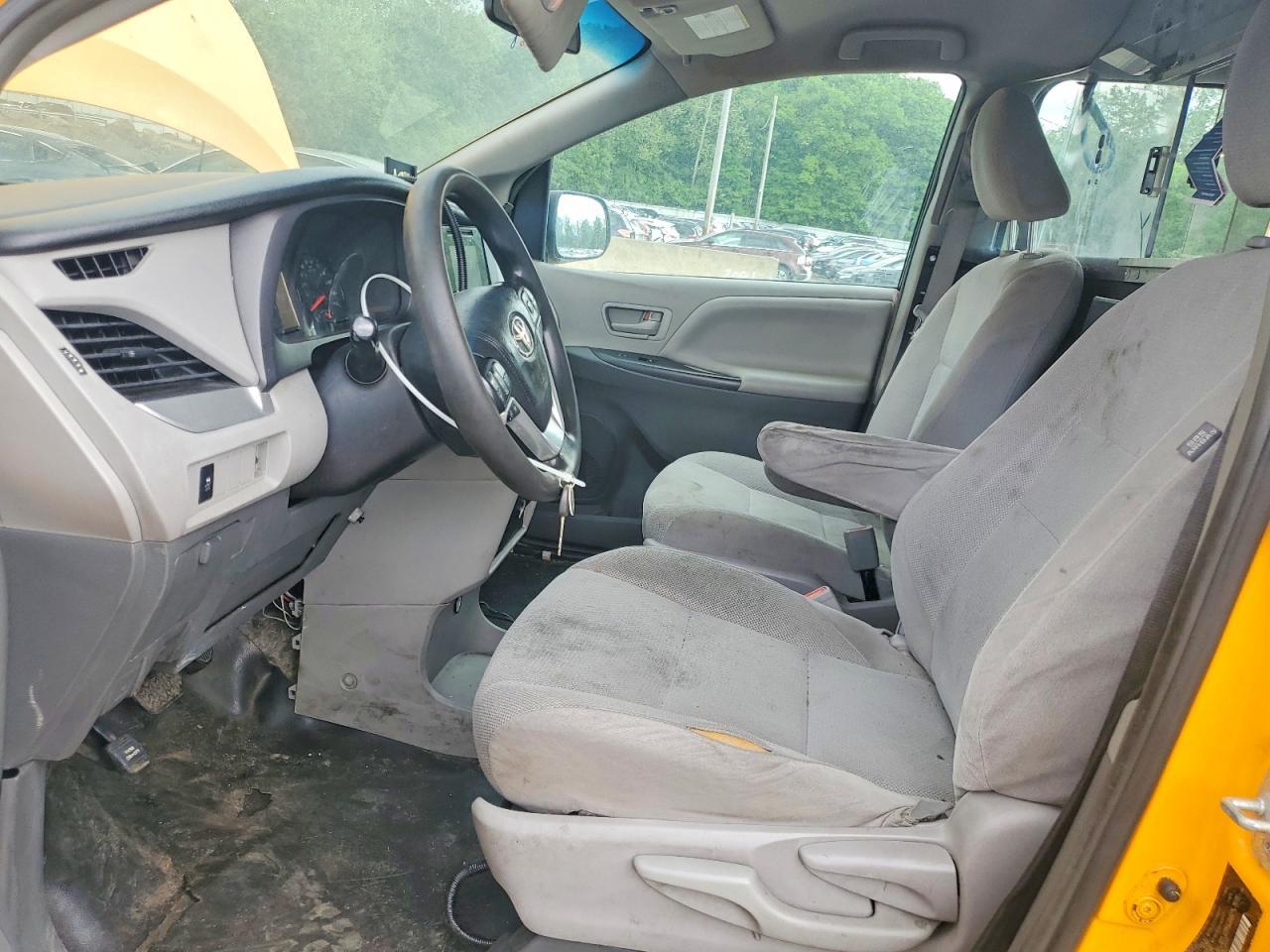 2017 TOYOTA SIENNA
