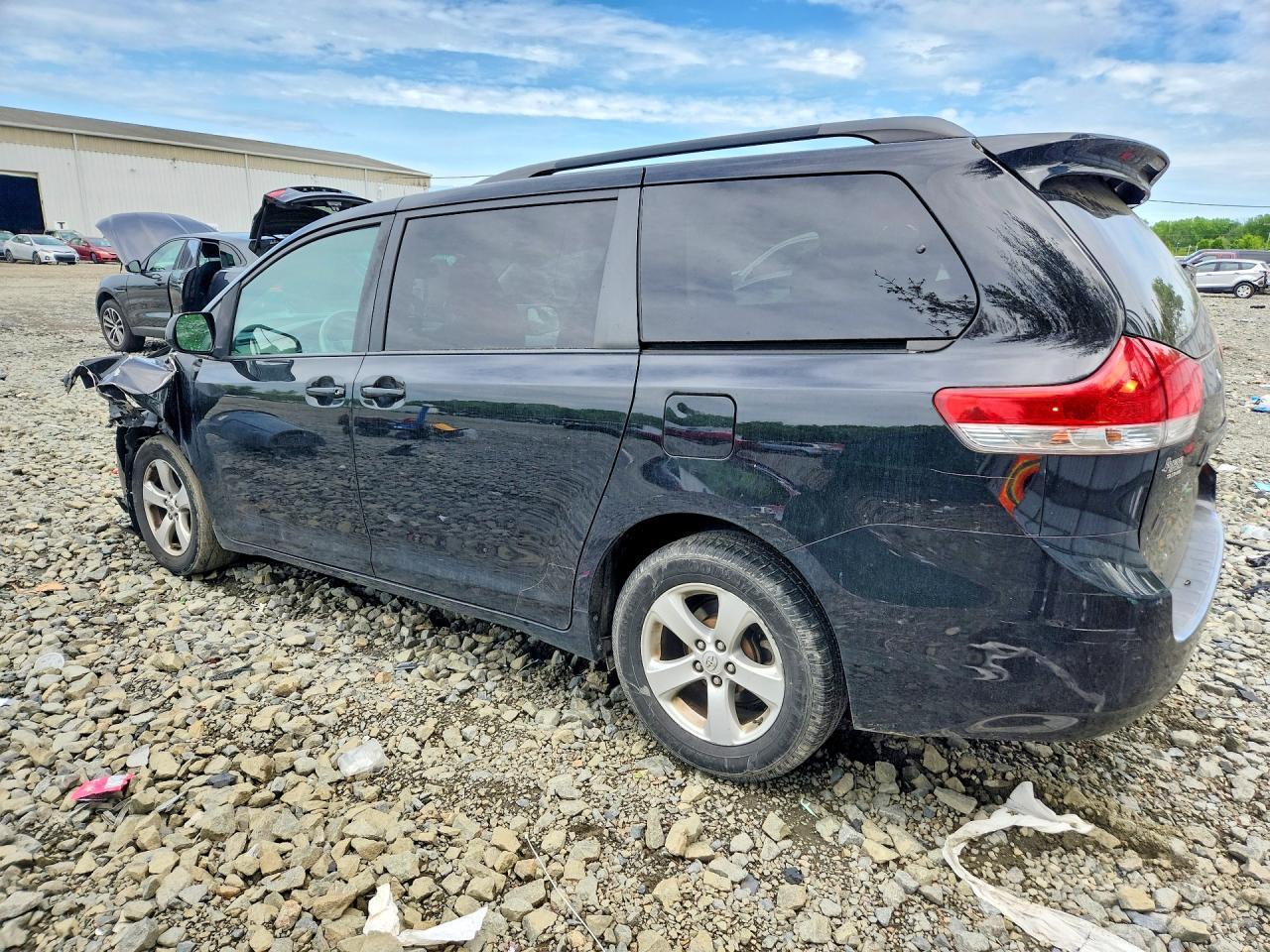 2014 TOYOTA SIENNA