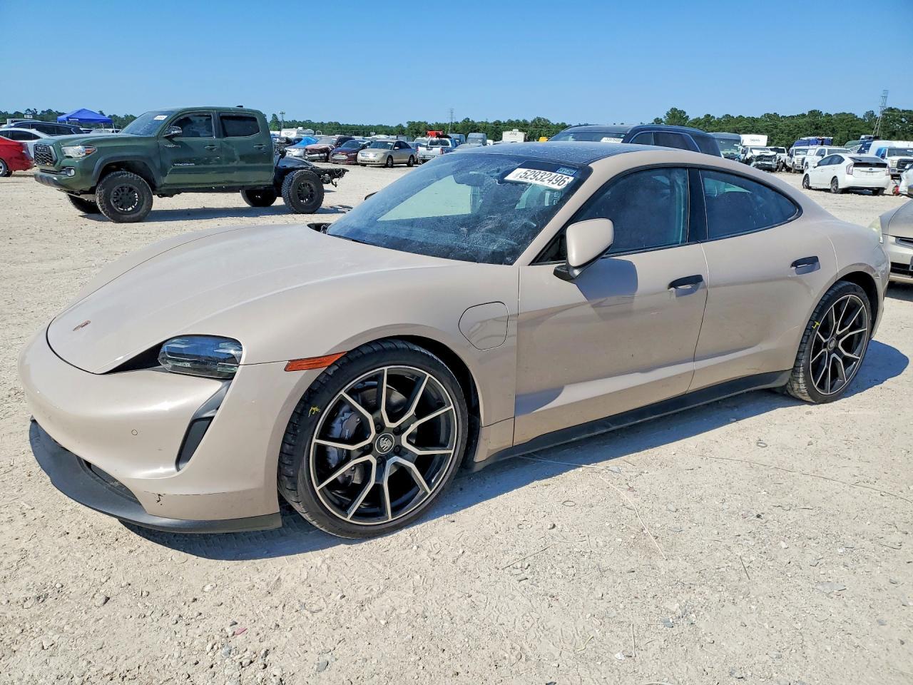 2024 PORSCHE Taycan