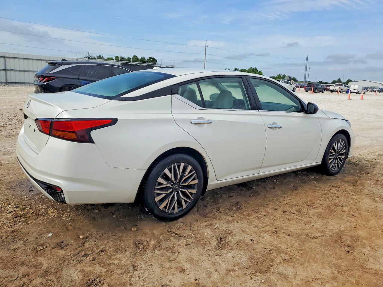 2025 NISSAN ALTIMA